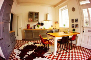 Großzügige Altbauwohnung in Bestlage